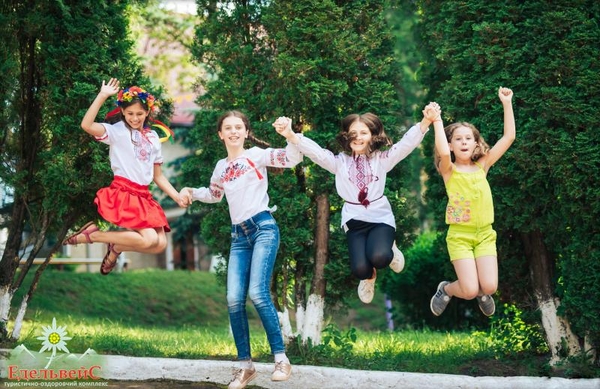 Дитячий табір у Карпатах пропонує весело провести літні канікули 8